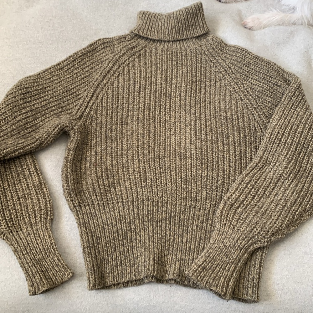 Uniqlo U Lifewear turtleneck sweater GUC size small wool blend
